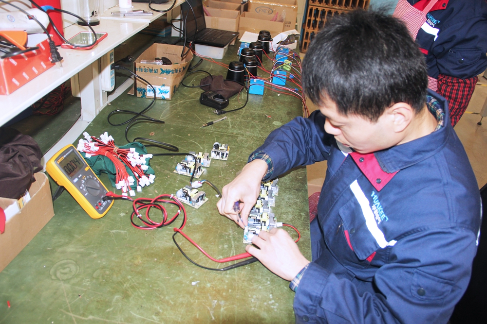 華科電氣生產中心：技能顯身手 比武練精兵(圖5)
