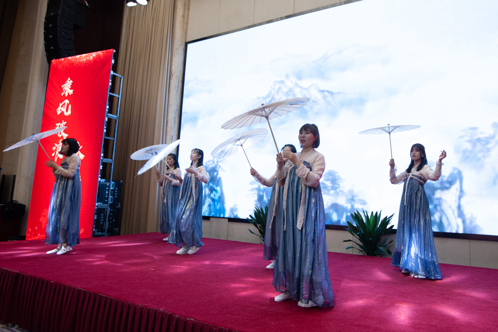 “首戰即決戰 ‘億’戰定乾坤”華科電氣2021年會圓滿結束(圖16)