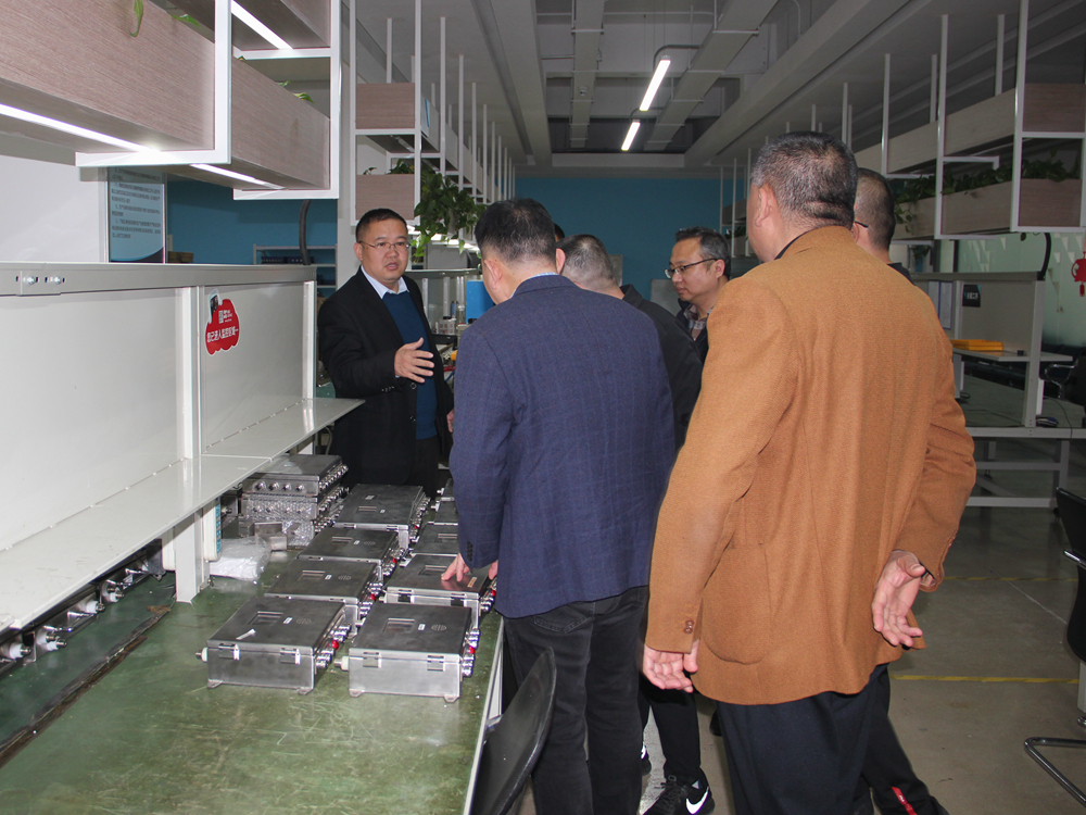 山東裕隆礦業集團前來華科電氣參觀考察(圖3)